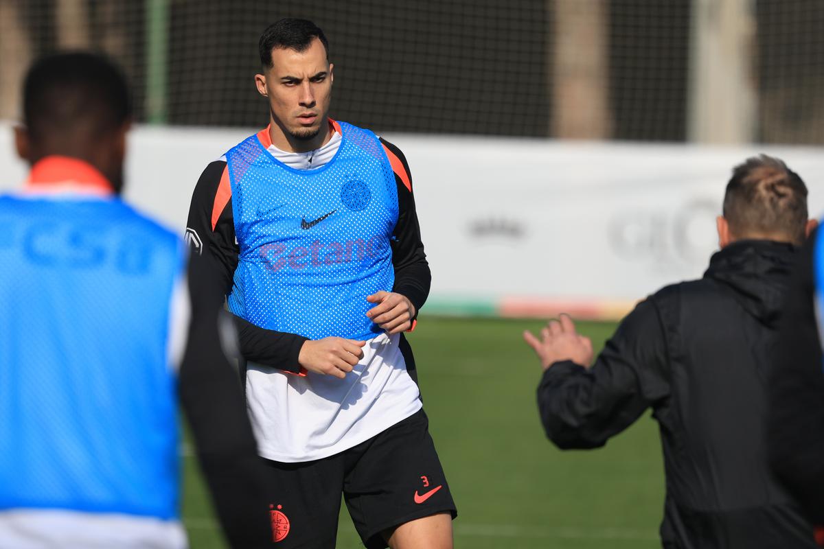 Chinuiți în Antalya » Fotbaliștii de la FCSB, „storși” de Neubert la antrenament! Imagini tari din Turcia