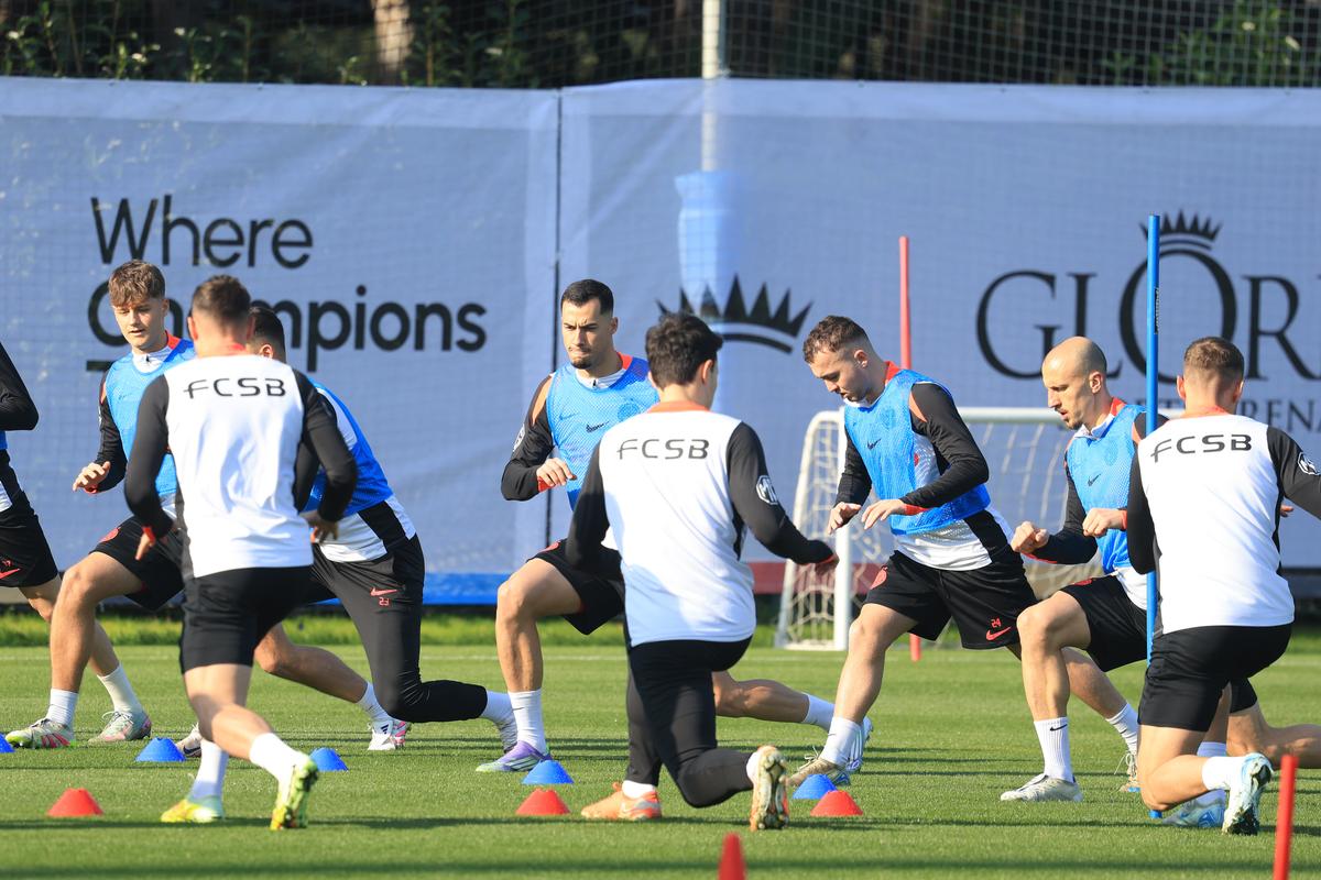 Chinuiți în Antalya » Fotbaliștii de la FCSB, „storși” de Neubert la antrenament! Imagini tari din Turcia