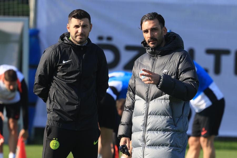 Antrenament FCSB în Antalya, Lucian Filip şi Elias Charalambous FOTO: Ionuţ Iordache (GSP) Antrenorul pe care Florin Prunea îl propune la FCSB: „Cu el aș merge” » Vine joi la conferința campioanei
