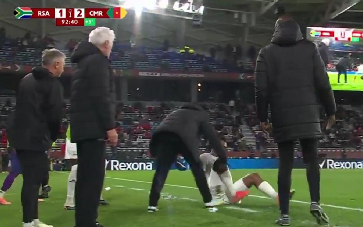 Emoții pentru FCSB » Ce a pățit Ngezana la Cupa Africii