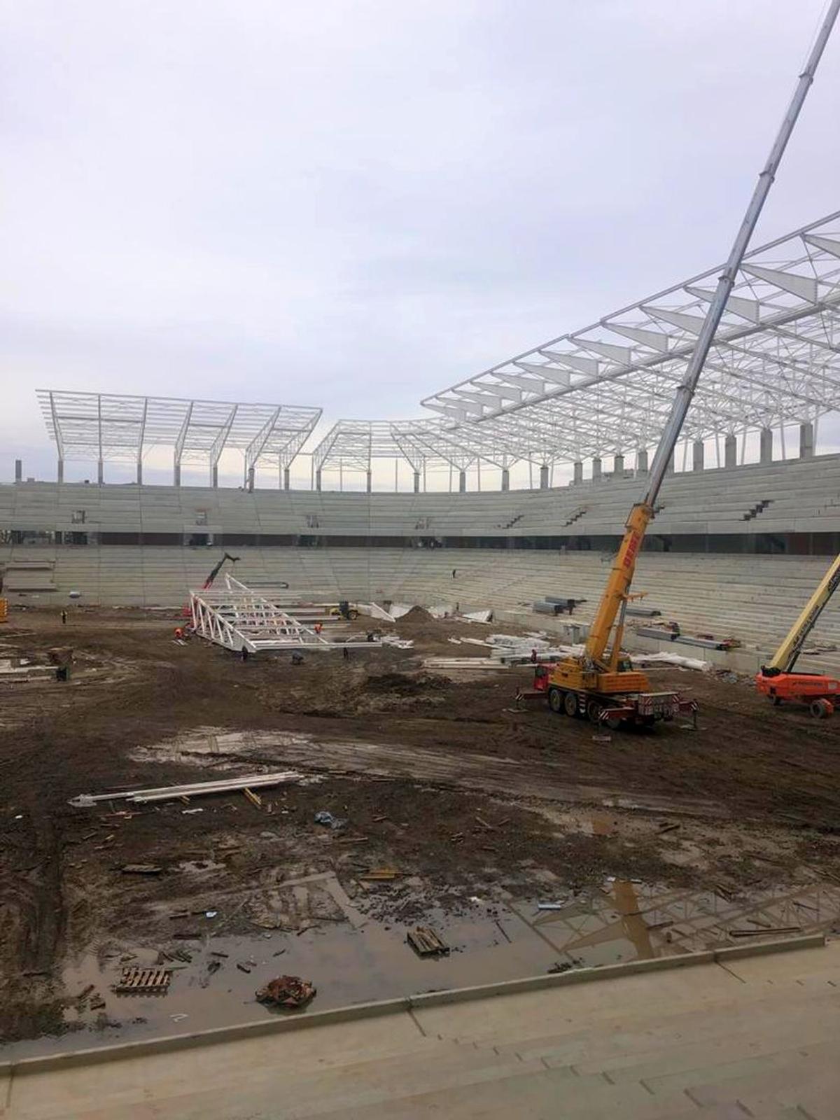 VIDEO + FOTO Cum ar fi arătat scaunele de pe noul Ghencea, dacă David Beckham s-ar fi ocupat de stadion :) » Imagini de azi