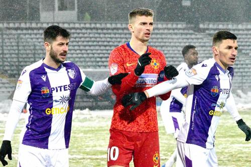 Colaborarea Andrei Prepeliță (35 de ani) - Mihai Ianovschi (45 de ani) de la FC Argeș s-a defectat după egalul de la Craiova (1-1), când cei doi s-au certat care să participe la interviul transmis în direct.