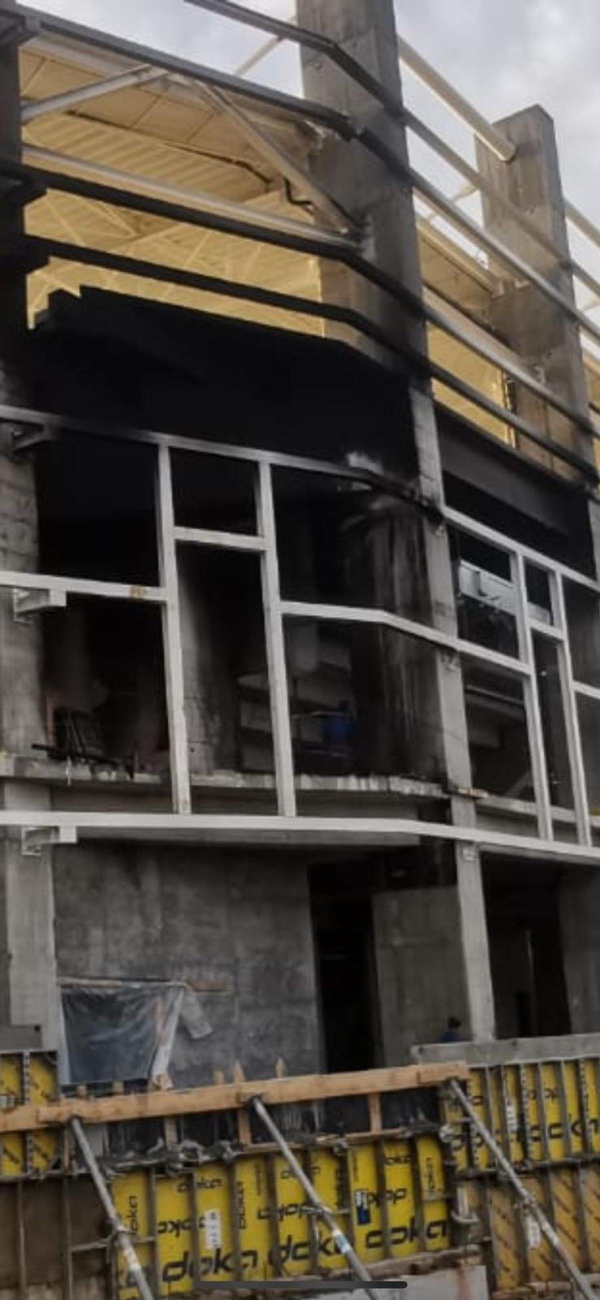 FOTO Panică în Giulești! Fum gros deasupra arenei Rapidului » Prima reacție a pompierilor: „A fost un incendiu în incinta stadionului”