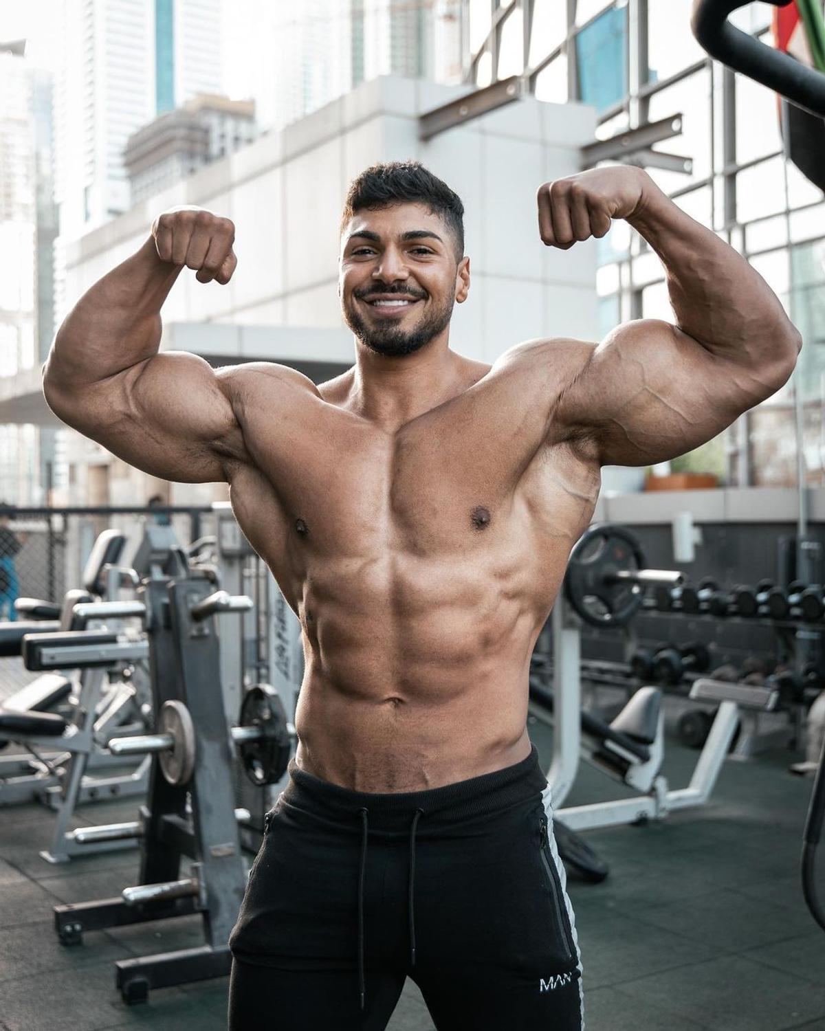 FOTO Cine e sportivul care le depășește pe Inna și Antonia în topul celor mai urmărite persoane din România pe Instagram