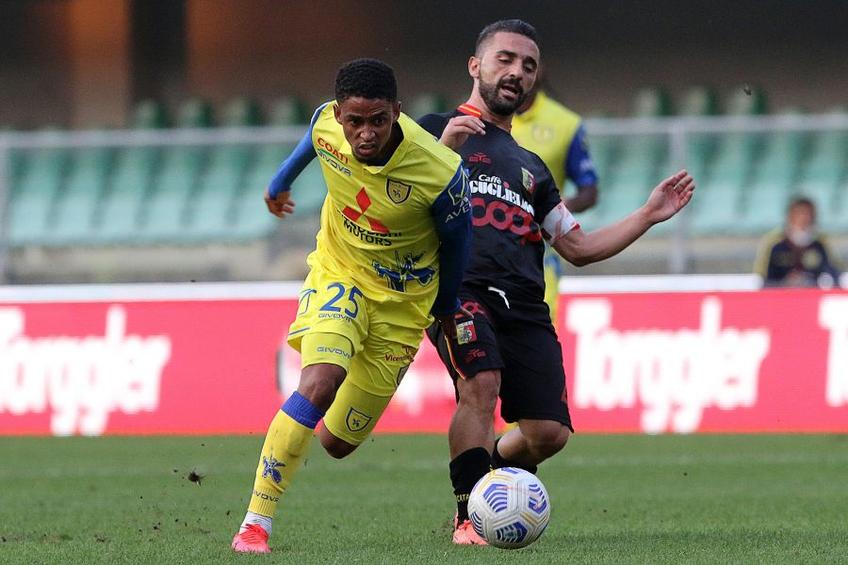 Jonathan Morsay (în galben), Chievo // foto: Imago