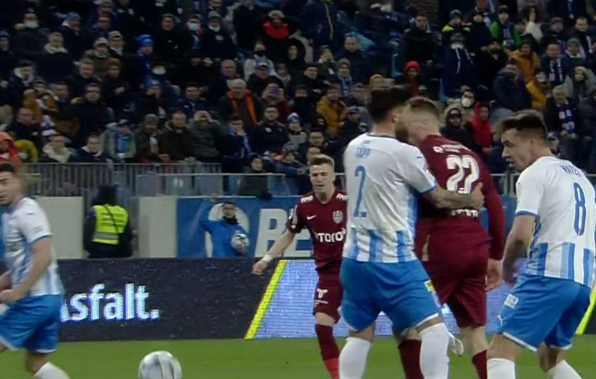 CFR Cluj a deschis scorul în minutul 14 al deplasarării cu CS Universitatea Craiova , când Claudiu Petrila (21 de ani) a profitat de gafa lui Alexandru Mateiu (32 de ani) și a punctat cu un șut din afara careului.
