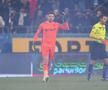 CS Universitatea Craiova și CFR Cluj au remizat, scor 1-1. Cristian Bălgrădean (33 de ani) și Mario Camora (35 de ani) au fost eliminați și vor lipsi marți, la meciul de pe teren propriu, contra celor de la UTA.