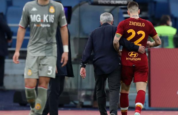 Jose Mourinho contestă decizia din prelungirile meciului AS Roma - Genoa: „S-ar fi întâmplat la fel cu Inter, Juventus sau Milan?”