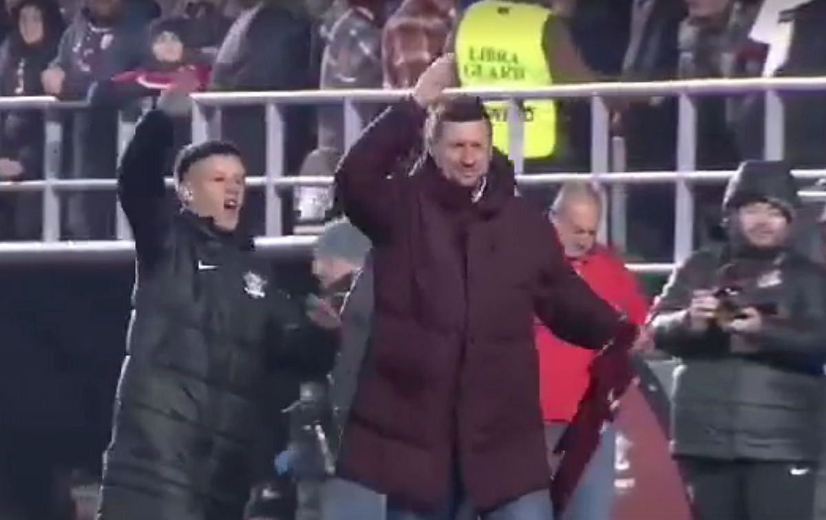 Fiul lui Ionuț Mazilu a înjurat Steaua pe Giulești în fața tatălui său » Cum a reacționat fostul atacant
