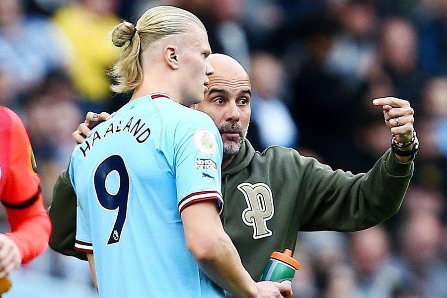 Erling Haaland (22 de ani) ar vrea să plece de la Manchester City, întrucât atacantul ar avea o relație foarte rece cu antrenorul Pep Guardiola, din motive momentan necunoscute. Întemeiat și inutil
