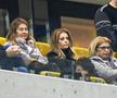 Marilena Hagi (centru), în tribune la FCSB - Farul