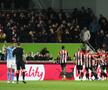 Gafă de amatori făcută de fundașii lui Manchester City » Au uitat regulamentul și i-au lăsat pe cei de la Brentford să marcheze