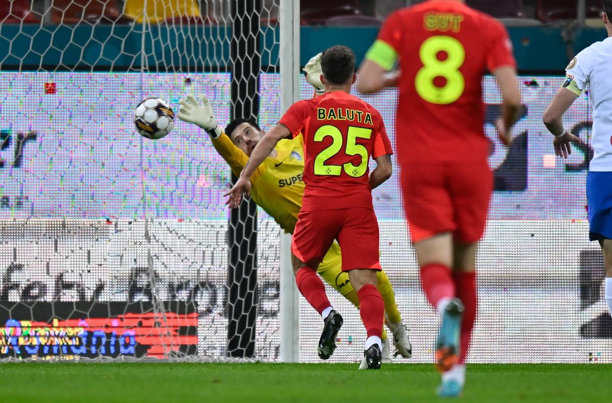 Gigi Becali l-a distrus după Farul - FCSB: „A pierdut toate mingile. Nu cred că îl mai vedem” + Jucătorul lăudat: „E mai bun ca Olaru”