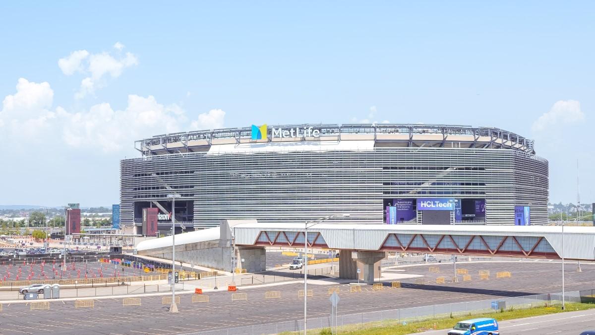 FIFA a anunțat stadionul de 1,6 miliarde $ care va găzdui finala Campionatului Mondial! Imagini de vis + Programul primului turneu „mamut” din istorie: 38 de zile, 48 de echipe, 3 țări, 16 orașe