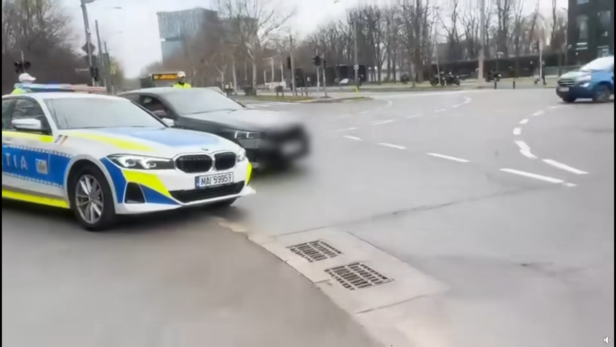Gică Hagi a fost oprit în trafic de politiști de ziua lui