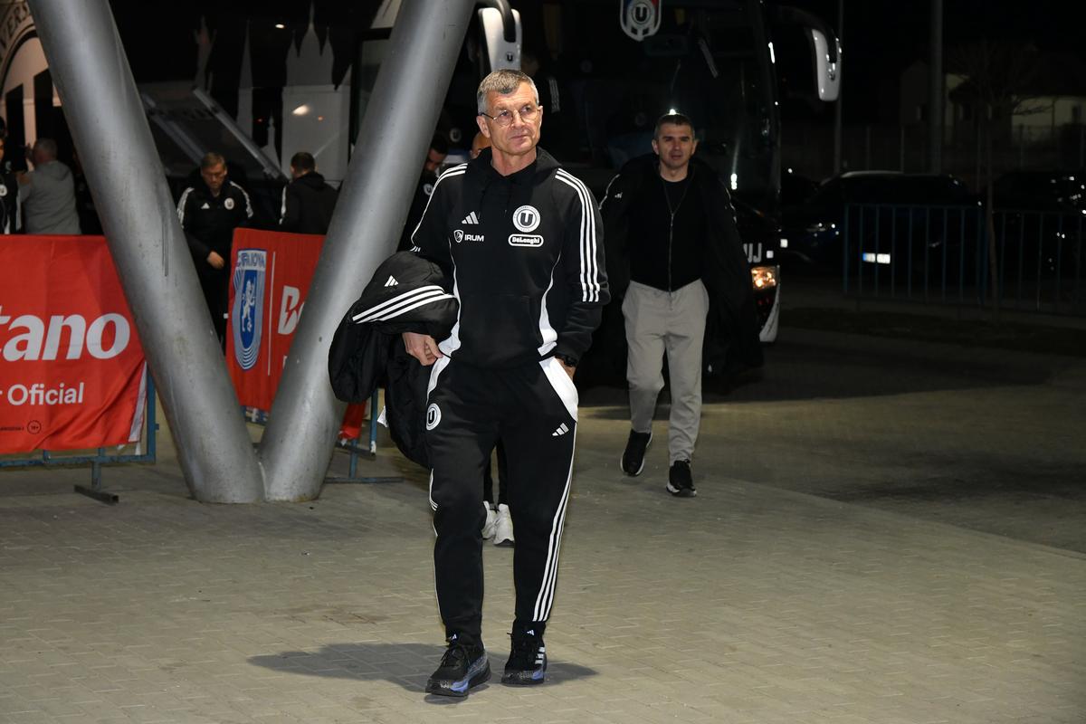 U Craiova - U Cluj, imagini surprinse îniante de meci