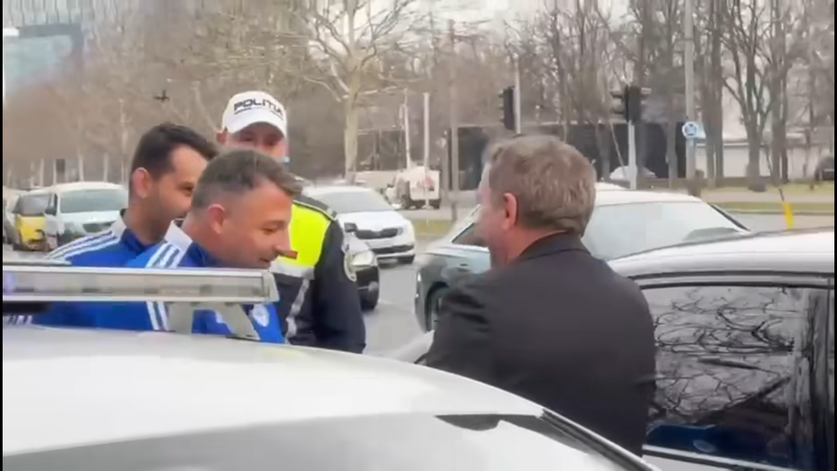 Gică Hagi a fost oprit în trafic de politiști de ziua lui