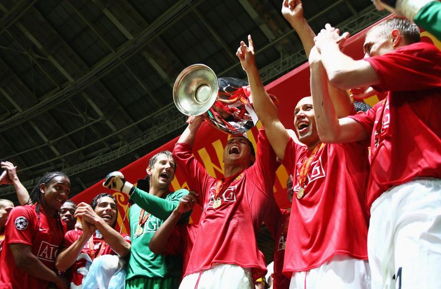 Cristiano Ronaldo a câștigat primul trofeu Champions League cu Manchester United. foto: GettyImages Cristiano Ronaldo, la 40 de ani! Zeci de momente cu superstarul care au schimbat fotbalul mondial: „Nu urmăresc recordurile, ele mă urmăresc pe mine”