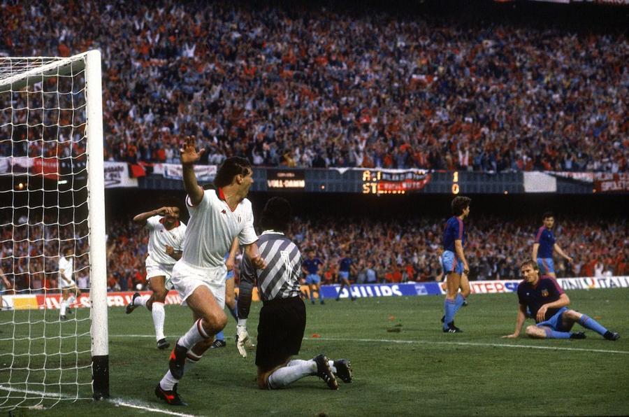 Marco van Basten, marcând în poarta lui Silviu Lung în finala CCE din mai 1989, AC Milan - Steaua 4-0 / Foto: Imago Cum a ajuns Nicolae Ceaușescu în programul oficial al finalei Champions League, PSG - Arsenal: „Un fior în corp care te pregătește”