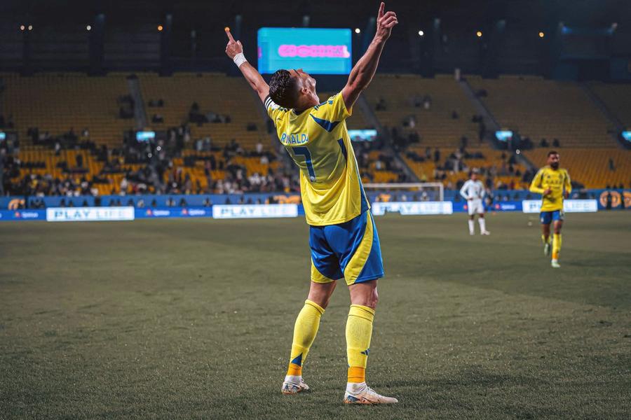 Cristiano Ronaldo a marcat 923 de goluri în carieră, ultimul pe 3 februarie Cristiano Ronaldo, la 40 de ani! Zeci de momente cu superstarul care au schimbat fotbalul mondial: „Nu urmăresc recordurile, ele mă urmăresc pe mine”