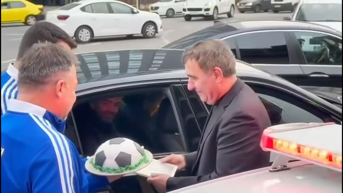 Gică Hagi a fost oprit în trafic de politiști de ziua lui