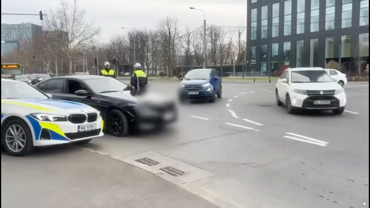 Gică Hagi a fost oprit în trafic de politiști de ziua lui