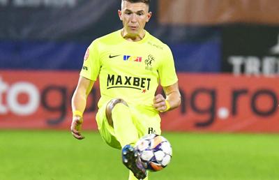 Transferul dorit de FCSB, în pericol: „Impresarul cere 20 de milioane dacă îl dau afară! E nebun! Dacă jucătorul e atât de idiot încât să facă ce îi zice ăla, înseamnă că e redus mintal”