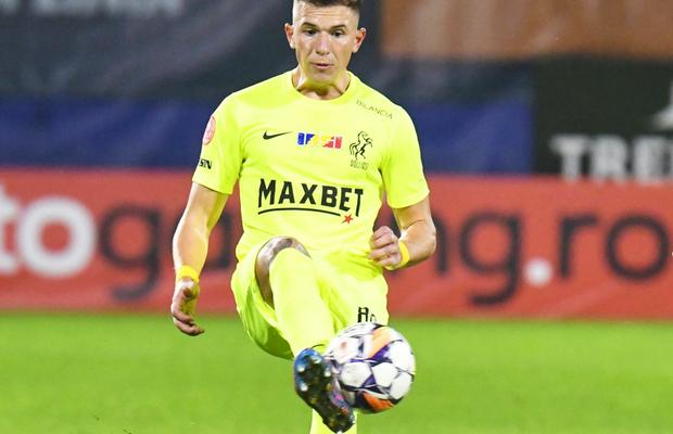 Transferul dorit de FCSB, în pericol: „Impresarul cere 20 de milioane dacă îl dau afară! E nebun! Dacă jucătorul e atât de idiot încât să facă ce îi zice ăla, înseamnă că e redus mintal”