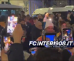 Cristi Chivu poartă flacăra olimpică prin Milano / FOTO: Captură X