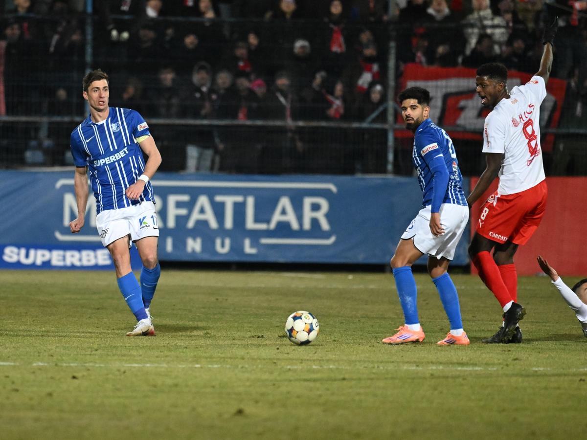 Mamoudou Karamoko, suspendat pentru Craiova! Panduru anticipează o surpriză: „Alex Pop nu va fi titular nici așa”