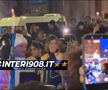 Cristi Chivu poartă flacăra olimpică prin Milano / FOTO: Captură X