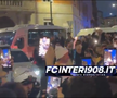 Cristi Chivu poartă flacăra olimpică prin Milano / FOTO: Captură X