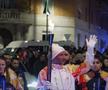 Cristi Chivu poartă flacăra olimpică prin Milano / FOTO: Captură X