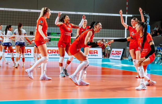 O echipă românească va fi sigur în semifinalele Cupei CEV la feminin » Duel Alba Blaj – CSO Voluntari în „sferturi”