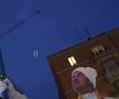 Cristi Chivu poartă flacăra olimpică prin Milano / FOTO: Captură X