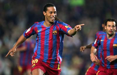 EXCLUSIV VIDEO „Îmi era rușine” » Cum a fost când Bărcăuan a trebuit să-l țină pe Ronaldinho: „Știți ce mi-a scris nea Mircea pe foaie?”