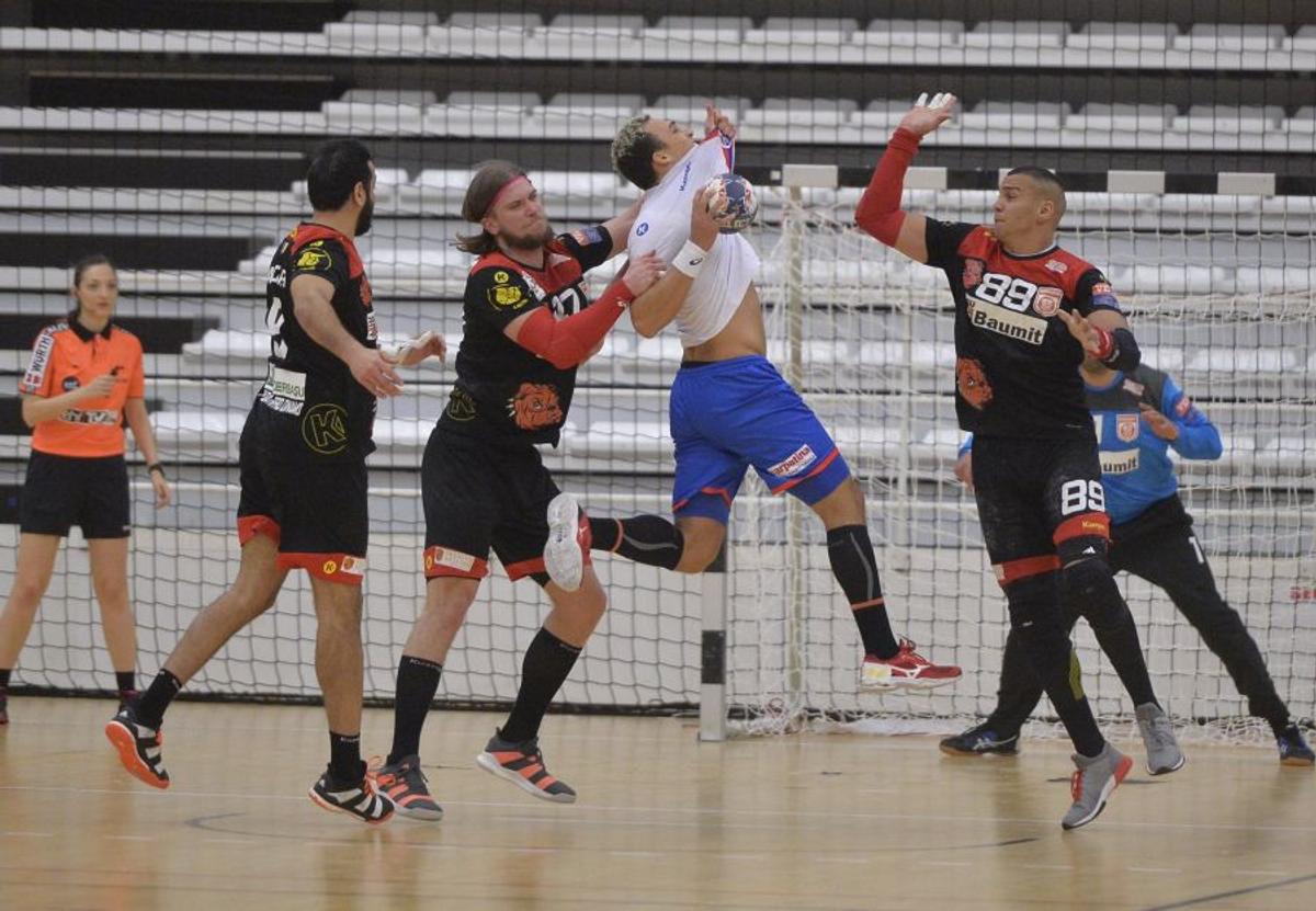 DINAMO - STEAUA 23-22 // Derby încins! „Dulăii” au câștigat dramatic meciul cu marii rivali