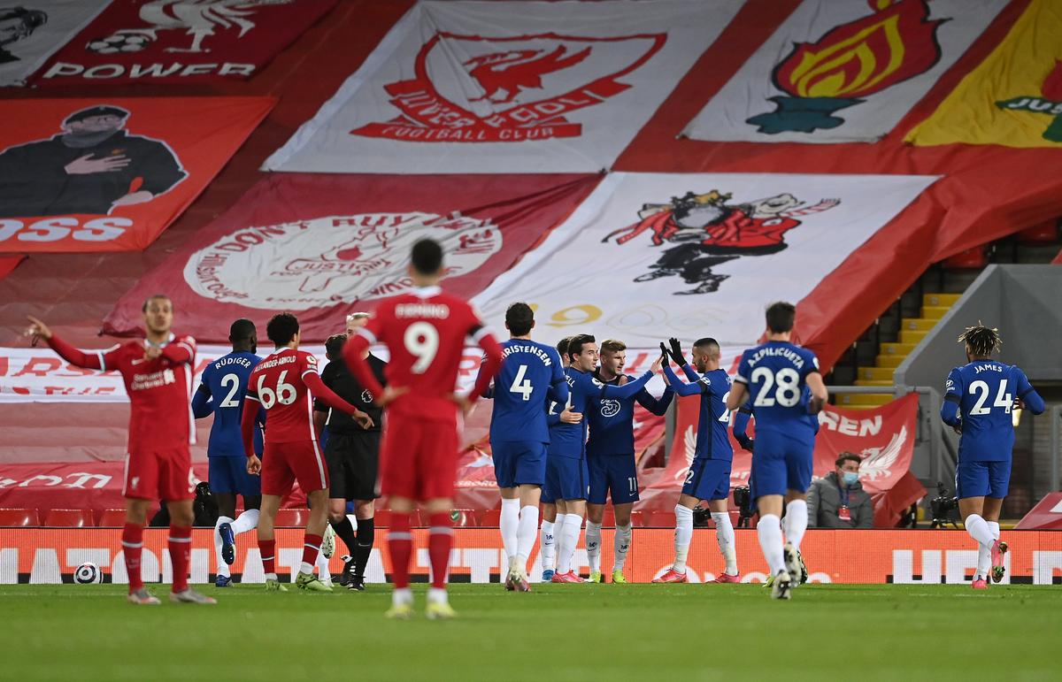 FOTO Liverpool nu se regăsește în Premier League! Bornă rușinoasă atinsă pentru prima dată în istorie după înfrângerea cu Chelsea