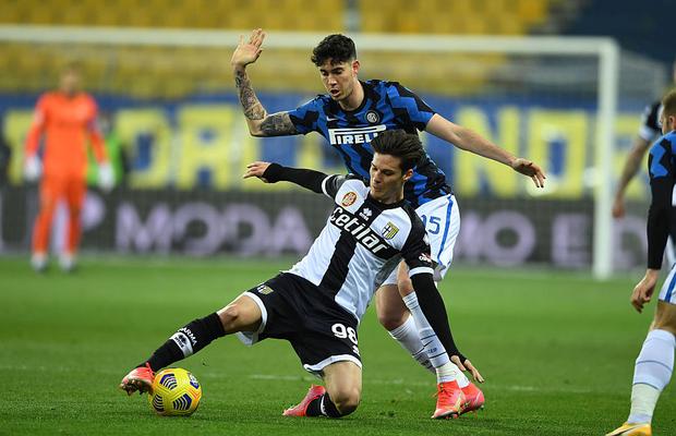 Man și Mihăilă, evoluții apreciate în Parma - Inter! Ce note au primit + la ce capitole a fost mai bun Man