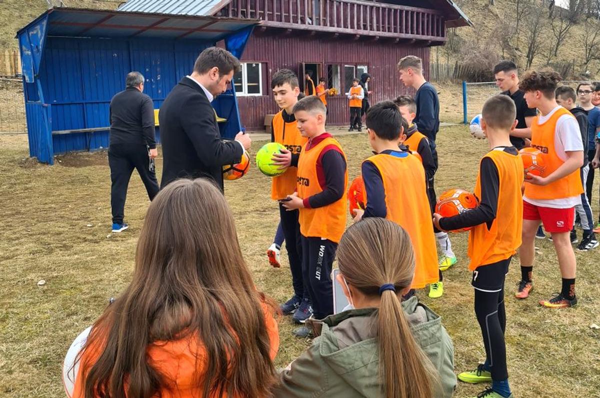 Adrian Mutu, vizită la Valea Doftanei