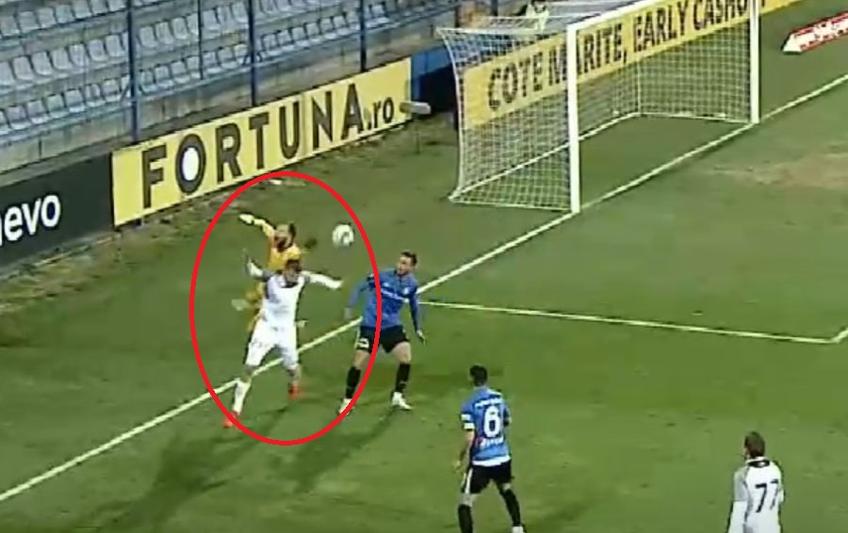 În minutul 82 al meciului dintre Viitorul și Academica Clinceni, la scorul de 1-0 pentru gazde, ilfovenii ar fi trebuit să beneficieze de un penalty / Capturi Digi Sport