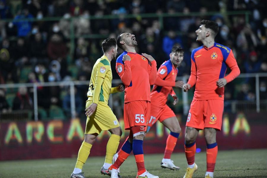 Brazilianul Vinicius a căzut și el victimă gripei cu iz de COVID-19 care a lovit FCSB-ul FOTO: Cristi Preda Când profesioniștii se gripează
