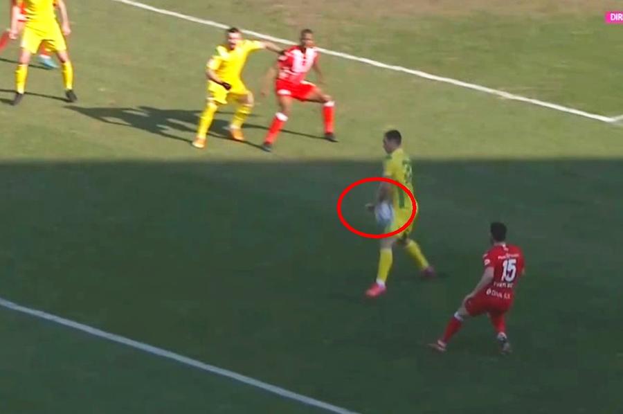 FOTO: Captură @Digi Sport 1 Andrei Chivulete a făcut praf UTA - CS Mioveni! 4 greșeli uriașe de arbitraj