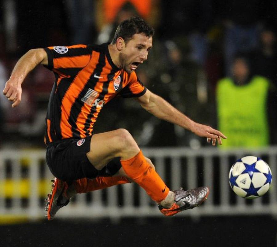 Răzvan Raț a evoluat pentru Șahtior între 2003 și 2013. A cucerit 7 titluri în Ucraina și o Cupă UEFA Răzvan Raț îi ajută pe fotbaliștii ucraineni: „Am devenit unul de-ai lor”