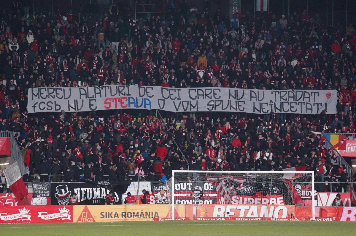 Jucătorii FCSB au găsit un „inamic” comun pentru eșecul cu UTA » Analiștii TV, inclusiv Lăcătuș, i-au contrazis din studio