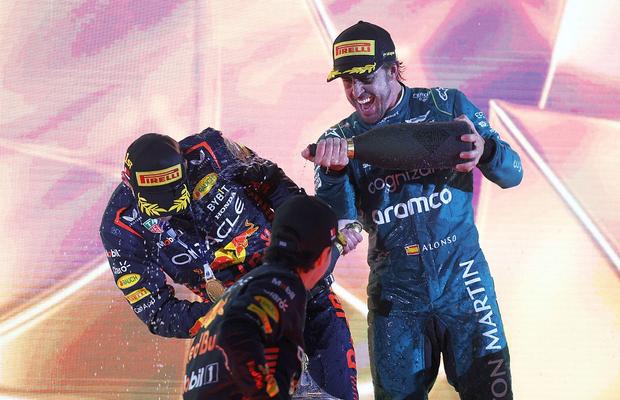 Verstappen începe 2023 așa cum a terminat anul trecut: cu victorie! Recital Red Bull în prima cursă de Formula 1 a anului + Coșmar Ferrari
