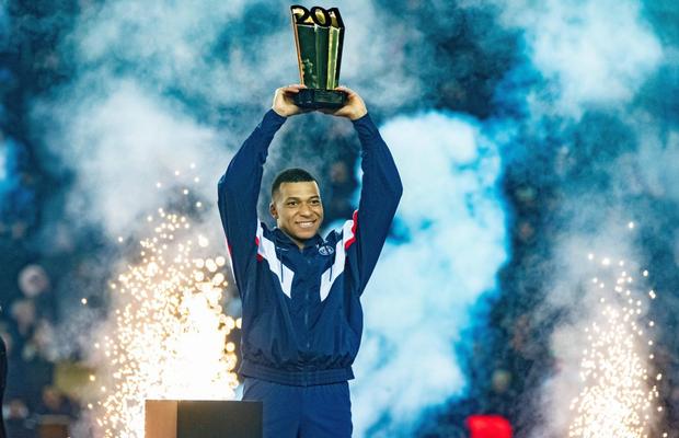 Mbappe și-a stabilit următorul obiectiv, după ce a intrat în istoria lui PSG: „Vreau Balonul de Aur” + „Dacă mă gândeam doar la Liga Campionilor, eram plecat de mult de aici”