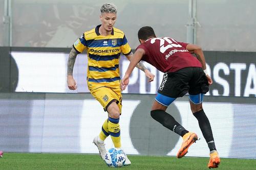 Dennis Man a dezamăgit din nou la Parma. Foto: Twitter