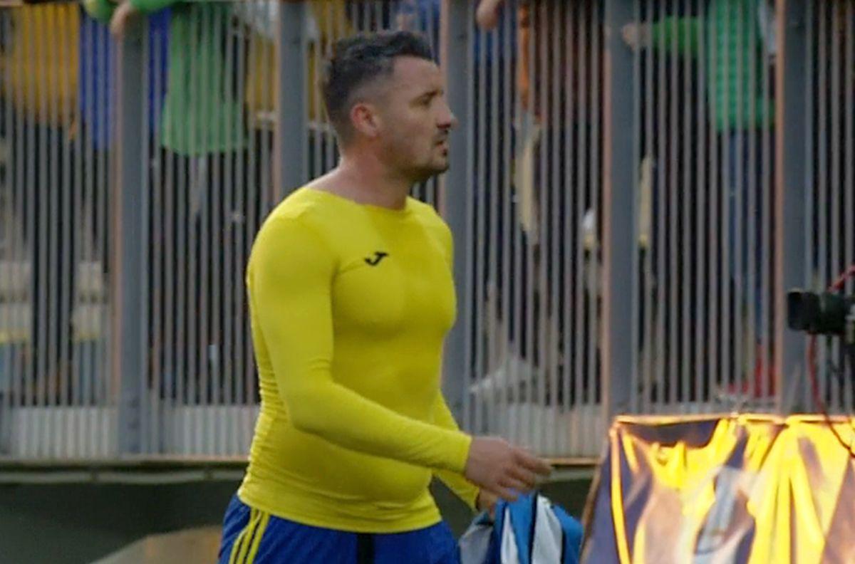Budescu i-a scris lui Ilie Dumitrescu, după ce a apărut cu kilograme în plus la TV: „Din cauza lui arăt așa, Mister!”