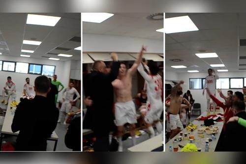 Discurs al lui Ovidiu Burcă, în uralele vestiarului: „În liga asta n-are cine să ne stea în față!” + Iacob și Zăvăleanu au cântat cu jucătorii